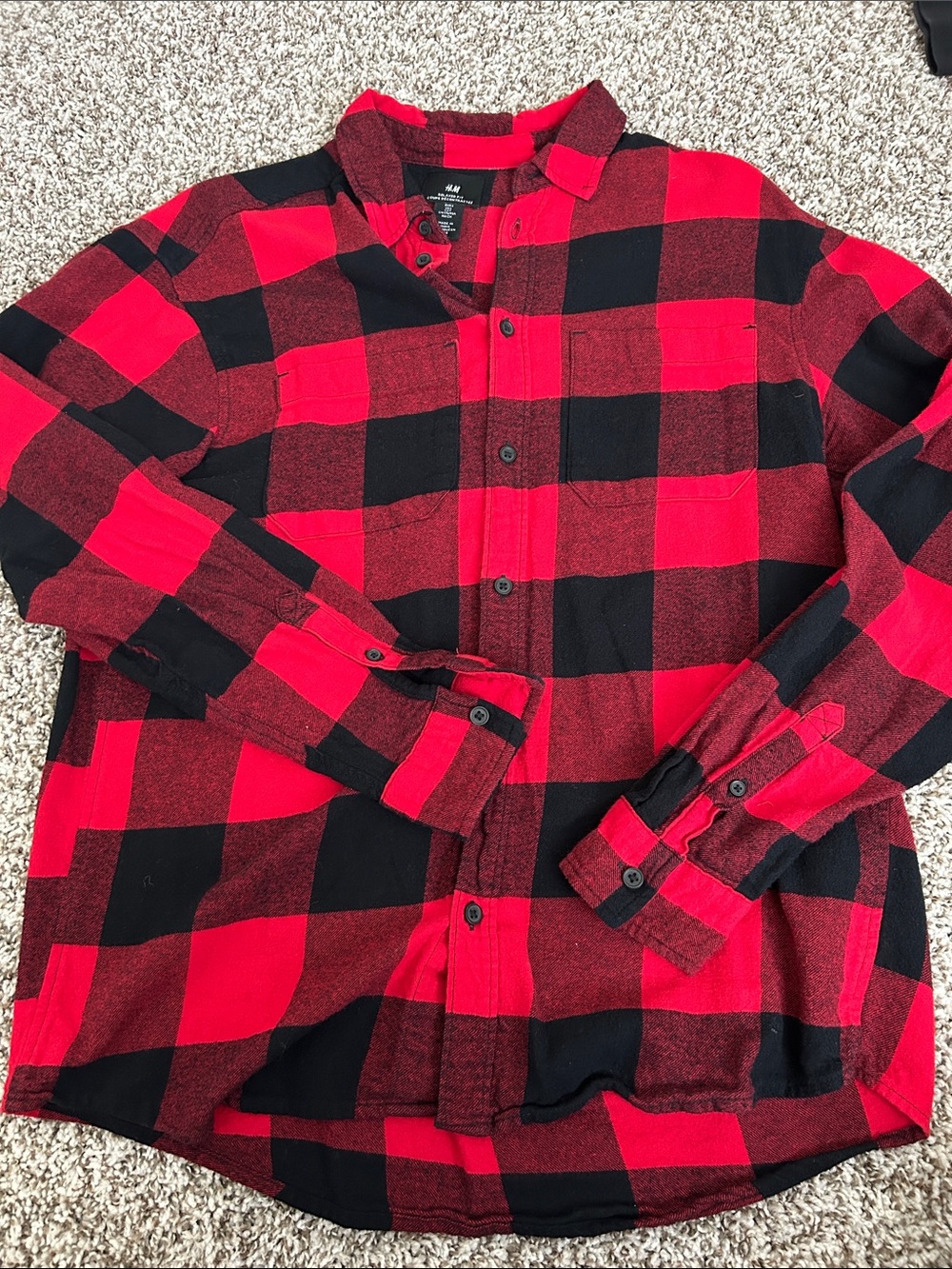 H&M Men’s Red & Black Plaid Flannel Button-Down Shirt